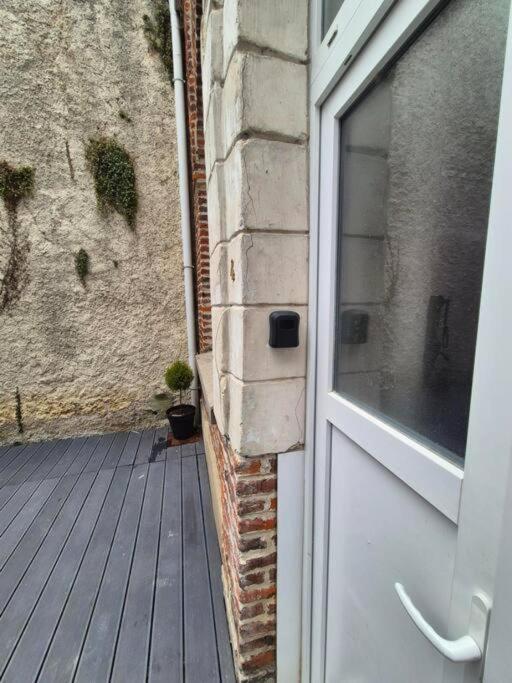 Valscosy Parking - Activites Illegales Interdite Valenciennes Exterior foto